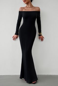 Sexy Elegant Off-Shoulder Dress - Autumn/Winter - White,S Winter Long Sleeve Evening Dress, Fall Evening Cold Shoulder Dress, Off-shoulder Bodycon Dress For Winter Evenings, Winter Evening One-shoulder Bodycon Dress, Chic Off-shoulder Maxi Dress For Winter, Winter Off-shoulder Fitted Maxi Dress, Chic Off-shoulder Winter Maxi Dress, Chic Cold Shoulder Fitted Maxi Dress, Elegant Off-shoulder Dress For Fall Party