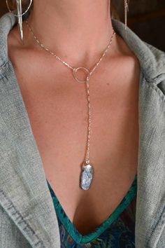 The Truth Is In Your Heart Kyanite Lariat Necklace Kyanite Necklace, Chakra Gifts, Angel Aura Quartz, Crystal Suncatchers, Crystal Accessories, Blue Kyanite, Mala Necklace, Crystal Wedding, Aura Quartz