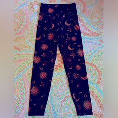 Halloween Themed Leggings Nwot Size S No Boundaries, Black Orange, Halloween Themes, Colorful Leggings, Orange Black, Boundaries, Pant Jumpsuit, Pants For Women, Leggings