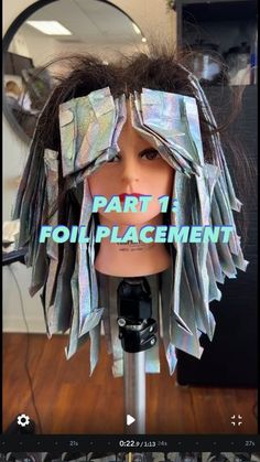 Foiliage Technique Brunette, Balayage Foil Placement, Hair Foils Highlights, Hairstylist Outfits For Work, Hair Weaving Techniques, Hair Stylist Outfit, Foil Placement, Cosmetology Career