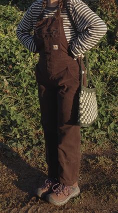 Cargarte Overalls, Brown Overalls Outfits Aesthetic, Curdoroy Overalls Outfit, Cargarte Overalls Outfit, Carhart Overalls Women, Farm Workwear Women, Farming Aesthetic Outfit, Brown Overalls Aesthetic, Overalls Outfit Aesthetic Grunge