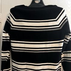 New With Tag (Nwt). Own This Chic Stylish Mens Black And White Sweater From The Swedish Brand H&M Premium. Size L. 100% Cotton Chest: 23in Body Length: 20in Black And White Long Sleeve Tops For Fall, H&m Casual Tops With Ribbed Cuffs, Casual H&m Tops With Ribbed Cuffs, H&m Black Casual Sweater, H&m Long Sleeve Tops With Ribbed Cuffs, Casual Black H&m Sweater, Casual Black And White Winter Tops, Striped Long Sleeve Tops From H&m, H&m Classic Long Sleeve Top