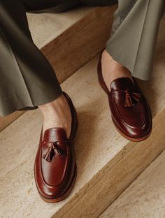 Taormine Brownie - Mocassins à glands pompons pampilles en cuir marron avec semelle en cuir avec patin en caoutchouc injecté Elegant Summer Tassel Loafers Slip-on, Slip-on Tassel Loafers For Galas, Galas Slip-on Tassel Loafers With Rubber Sole, Slip-on Tassel Loafers For Galas With Closed Toe, Tassel Slip-on Loafers For Galas, Casual Tassel Loafers With Plain Toe For Galas, Casual Plain Toe Tassel Loafers For Galas, Closed Toe Slip-on Tassel Loafers For Galas, Spring Gala Dress Shoes With Leather Sole