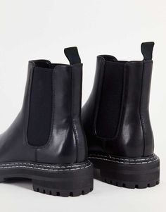 Chelsea boots van Only Het is weer laarzenseizoen Met treklusje aan achterkant om makkelijk aan te trekken Elastisch inzetstuk Ronde neus Contrasterende stiksels Gelaagde zool Zool met profiel Chelsea Boot, Contrast Stitch, Chelsea Boots, Chelsea, Latest Trends, Asos, Couture, Boots, Black