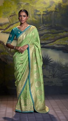 Light Green Saree, Classic Saree, Utsav Fashion, Party Wear Lehenga, Green Saree