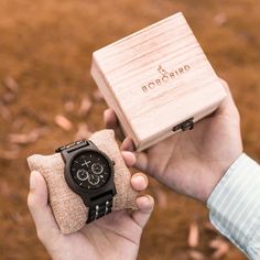 Item Type: Quartz Watch Gender: Men Case Material: Wooden Band Material Type: Wooden Dial Window Material Type: Hardlex Dial Diameter: 43 mm / 1.69 inch Case Thickness: 11 mm / 0.43 inch Band Width: 22 mm / 0.87 inch Band Length: 22 cm / 8.66 inch Clasp Type: Folding Clasp with Safety Water Resistance Depth: 3Bar Package Includes: 1 x Watch Wooden Man, Quartz Watch, Style Vintage, Vintage Style, Vintage Fashion, Packaging, Band, Bracelet