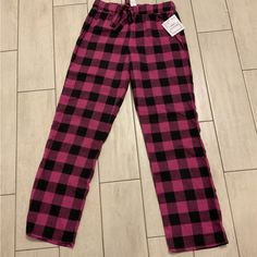 Flannel Sleep/Lounge Pants. Size Medium. New With Tags. A Plaid Bottoms With Elastic Waistband For Loungewear, Cozy Bottoms For Winter Sleepover, Cozy Bottoms For Sleepover In Winter, Casual Winter Pants For Sleepover, Cozy Bottoms For Sleepover, Casual Winter Bottoms For Pajama Party, Cozy Plaid Bottoms For Loungewear, Cotton Sleep Pants For Fall, Plaid Long Pants Sleepwear For Sleepover