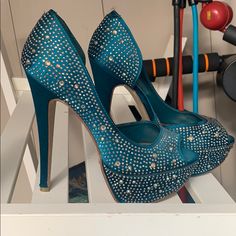 Brand New Never Worn Blue And Gold Shoes High Heels, Blue 4-inch Heel Party Heels, Blue Party Heels With 4-inch Heel, Blue 4-inch Heels For Party, Blue Open Toe Heels For Prom, Glamorous Blue Heels With Round Toe, Glamorous Blue Round Toe Heels, Chic Blue Heels For Prom, Blue And Gold Shoes