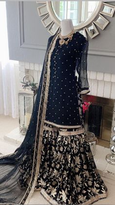 Party Wear Garara Dress, Ghrara Design Pakistani, Garara Dress Indian Weddings, Gharara Suits Party Wear, Bridal Gharara Designs, Boutique Dress Design Pakistani, Garara Designs Pakistani Dresses, Ghrara Design