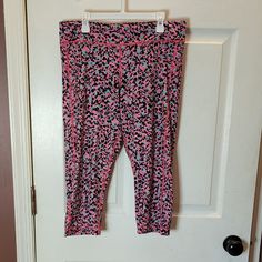 Under Armour Leggings Pink Blue Black Capri Cheetah Print Large Casual Pink Under Armour Bottoms, Under Armour Pink Workout Bottoms, Pink Stretch Under Armour Activewear, Pink Under Armour Workout Bottoms, Casual Stretch Under Armour Leggings, Pink Stretch Capris For Workout, Under Armour Leggings, Graphic Leggings, Yoga Capris