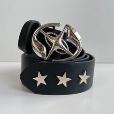 Y2k 2000s Chrome Star Futuristic Cross Emblem Black And Silver Grunge Emo Belt These Belts Are Unisex :)! Beautiful Star Design 1.5w X 39l Brand New Chrome Star, Star Belt, Grunge Accessories, Y2k Accessories, Y2k Jewelry, Y2k 2000s, Gothic Accessories, School Clothes, Studded Belt