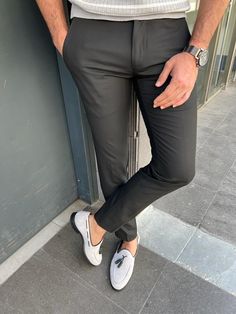 Collection : SPRING / SUMMER 22-23 Production : slim fit fabric trousers with side pockets.Color : BlackContent: %97 %3 ELESTAN.Available size: 30 -31 - 32 - 33 - 34 - 36 - 38 White Dress Shoes Outfit, Men White Dress Shoes, Dress Shoes Outfit, Style Inspo Winter, Black Slim Fit Trousers, White Dress Shoes Men, Black Slim Fit Pants, Slim Fit Pants Men, White Dress Shoes