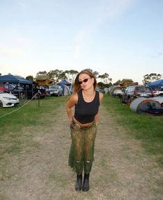 Glastonbury Festival Fashion, Reading Festival, Festival Inspo, Festival Outfits Rave, Summer Festival Outfit, Outfits Rave, Glastonbury Festival, Concert Fits, Summer Lookbook