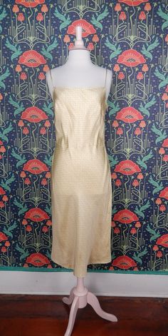 This dress is in good condition, made by Kenneth Cole. It's made of lightweight silk twill, it's unlined (slightly sheer) and is marked a size 10, (fits like a small/medium, so go by the measurements). It measures 17 inches pit to pit, 31 inches in the waist, and is 44 inches long. Fitted Silk Sheath Slip Dress, Fitted Vintage Silk Slip Dress, Grunge Whimsigoth, Silk Twill, Dress Clothes For Women, Kenneth Cole, New Orleans, Favorite Outfit, Slip Dress