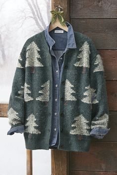 Just the thing if you’re pining for that cozy-cabin feeling. Soft and plush, with lofty yarns and a nature-walk vibe – with a jacquard fir tree motif all over. Ribbed trim and dropped shoulders. Coldwater Creek Outfits, Cabin Outfit, Women's Winter Fashion, Cardigan Green, Ladies Style, Latest Sweater, Nature Walk, Sweater Layering, Fir Tree