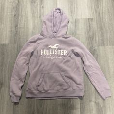 Good Condition. Keeps You Warm. Casual Purple Sweatshirt With Letter Print, Hollister Sweatshirt, Hollister Sweater, Branded Sweatshirts, Color Purple, Hollister, New Color, Sweaters For Women, Cute Outfits