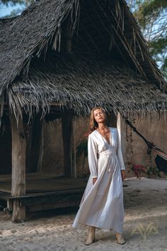 This Off-White Maxi Dress is crafted with soft cotton fabric. Featuring pleated detail on the waist, this long sleeve maxi dress will give you a perfect silhouette. This is a sophisticated, simple, timeless but also contemporary garment. Wear this everyday dress for your leisurely life. This boho dress is available in other colour: Dusty Rose: https://www.etsy.com/listing/873309576 ♡ FABRIC DETAILS ♡ Pure Organic Soft Cotton Fabric Our experience showed that customers keep coming back to our sho Bohemian Beige Long Sleeve Maxi Dress, Beige Long Sleeve Bohemian Maxi Dress, Flowy Long Sleeve Cotton Maxi Dress, Beige Long Sleeve Maxi Dress For Vacation, Dresses Casual Modest, Long Sleeve Boho Maxi Dress, Casual Bridesmaid Dresses, Maxi Dress Boho, Long Sleeve Boho Dress