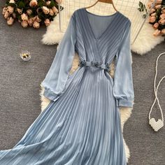 Cute V Neck Short Dress Fashion Dress P304Material: blendedColor: blue, khakiSize(cm): S, M, L, XL,2XLS length 118 bust 94 waist 74 sleeve length 56M length 119 bust 98 waist 78 sleeve length 57L length 120 bust 102 waist 82 sleeve length 58XL length 121 bust 106 waist 86 sleeve length 592XL length 122 bust 110 waist 90 sleeve length 60 V Neck Short Dress, Mood Designer Fabrics, Cute V, Short Dress Styles, Preppy Dresses, Women Long Dresses, Dress Fashion, Dress Backs, Short Dress