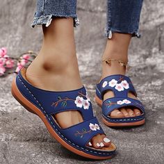 Woman Floral Sandals Arch Support Sandals, Supportive Sandals, Casual Wedges, Floral Flats, Flower Sandals, Floral Sandals, Womens Sandals Summer, Soft Slippers, Peep Toe Shoes