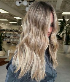 Blonde Boliage, Mousey Brown Hair With Highlights, Rooted Dimensional Blonde, Lived In Blonde Highlights, Old Money Blonde Hair, Light Balayage, 24 Birthday, Hair Expo