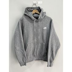 Vintage Nike Hoodie sweater. Size large. Measurments below. Good overall condition. May need light wash LENGTH -- 26.5 inches PIT TO PIT -- 24 inches SLEEVE LENGTH -- 19 inches *PLEASE NOTE ALL MY ITEMS MAY CONTAIN UNMENTIONED FLAWS SUCH AS HOLES RIPS AND STAINS* All sales final. I do bundle deals as well Pull Nike, Vintage Nike Hoodie, Nike Vintage, Vintage Hoodie, Hoodie Pullover, Nike Hoodie, Vintage Nike, Grey Hoodie, Hoodie Sweater