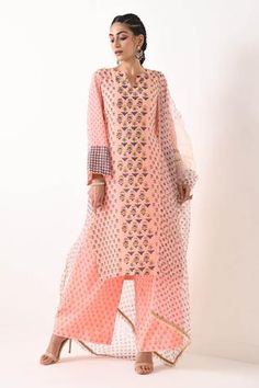 Shop for Pooja Rajgarhia Gupta Pink Printed Kurta Set for Women Online at Aza Fashions Printed Dupatta, Organza Dupatta, Printed Trousers, Kurta Set, Foil Print, Pink Print, Aza Fashion, Block Print, Round Neckline