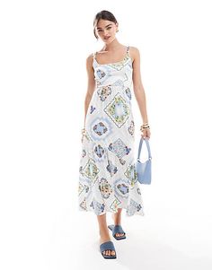 Casual Printed Maxi Dress With Square Neck, Casual Square Neck Printed Maxi Dress, Casual Printed Midi Dress With Square Neck, Casual Multicolor Maxi Dress With Square Neck, Casual Multicolor Square Neck Maxi Dress, Multicolor Square Neck Midi Dress For Brunch, Multicolor Square Neck Midi Dress For Beach, Casual Multicolor Square Neck Midi Dress, Square Neck Printed Midi Dress For Vacation