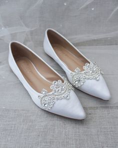 Elegant, chic with simplicity satin pointy toe ballet flats. Comfortable wear throughout your special day or to dance the night away. Perfect for bridal party, formal wear, night out and weddings. FREE SHIPPING IN U.S FOR ORDERS $100 AND MORE! Fall Wedding Shoes, Ivory Bridal Shoes, Beach Wedding Centerpieces, Bridal Flats, Wedding Flats, Pointy Toe Flats, Shoe Shine, Ivory Bridal, Blush Rose