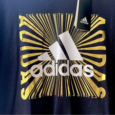 Nwt Mens Medium Adidas T-Shirt Adidas Sports Shirt With Graphic Print, Adidas Graphic Tee For Streetwear, Crossfit Gear, Tlf Apparel, Adidas Tshirt, Bulls Shirt, Adidas Short, Adidas Design, Adidas Tee