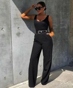 Black Dress Pants Outfits, Relation Ship, Dress Pants Outfits, Outing Outfit, Monochromatic Fashion, Outfit Trends, Outfits Verano, All Black Outfit, Work Attire