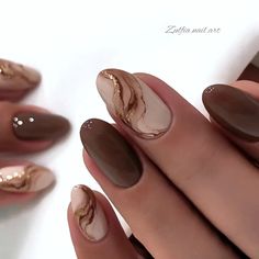 Nails Inspo For Fall, Almond Easy Nail Designs, Brown Marble Nails With Gold Flakes, French Nails Fall Colors, Gel Nails Ideas White, November Nails Oval, Nails Inspiration Herbst, Brown Nail Inspiration, Casual Fall Nails