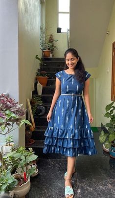 Girls dress Gowns Dresses Cotton, New Model Stiching Dress, Daily Wear Frocks For Women, Daily Wear Dresses For Women Indian, Feeding Kurti, Simple Frock Design, Long Frock Designs, Tenun Ikat, Long Gown Design