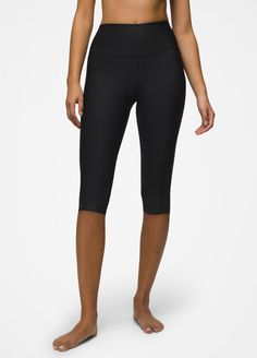 Lustrous sweat-ready capri leggings that instantly sculpt and stay where they should. Black Knee-length Athleisure Activewear, Stretch Knee-length Sporty Activewear, Athleisure Capri-length Workout Capris, Versatile Stretch Workout Capris, Sporty Stretch Knee-length Activewear, High Stretch Solid Color Sporty Capris, Sporty Knee-length Stretch Activewear, High Stretch Sporty Capris, Athleisure Capris For Workout