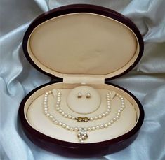 LUXURIOUS $3500 MIKIMOTO BLUE LAGOON 14K 585 PEARL NECKLACE PENDANT EARRINGS SET | eBay Mikimoto Jewelry, Pearl Necklace Pendant, Pendant Earrings Set, Akoya Pearl Necklace, Mikimoto Pearls, Akoya Pearls, Pearl Pendant Necklace, Blue Lagoon, Earring Backs