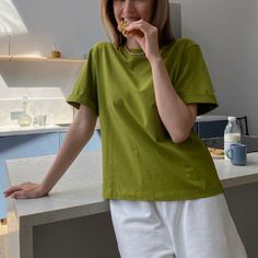 SPECIFICATIONSproperty 8: soft t shirtproperty 7: basic t shirtproperty 6: loose t shirtproperty 5: M,L,XL,XXL,property 4: white,black,blue,yellow,green,red,pinkproperty 3: soft oversized shirts femaleproperty 2: candy color basic casual teeproperty 1: short sleeve solid 100% cotton t shirt women summerTops Type: TeesStyle: CasualSleeve Style: RegularSleeve Length(cm): ShortSeason: SummerPattern Type: SolidOrigin: CN(Origin)Model Number: HRT20046Material: CottonItem Type: TopsGender: WOMENFit Ty Trendy Plain T-shirt For Everyday, Basic Green Solid Color T-shirt, Basic Green Everyday T-shirt, Basic Solid Color T-shirt For Streetwear, Casual Green Solid Color T-shirt, Oversized Basic Solid Color T-shirt, Casual Green Plain T-shirt, Relaxed Fit Plain Green T-shirt, Trendy Oversized Solid Color T-shirt