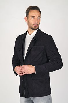 Our Field jacket takes inspiration from the styles worn by infantrymen and is crafted from supple and luxurious lamb suede. Featuring four pockets with button closure for your essentials, this jacket offers not only iconic style but also impeccable functionality. Add a touch of authentic military flair to your wardrobe with this incredible jacket.