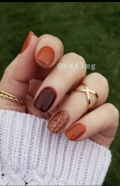 Fall Into Beauty: Enchanting Fall Nail Art Designs to Elevate Your Style! Acrylics For Pale Skin, Thanksgiving Nails Fall Sns, Fall Inspired Dip Powder Nails, November Nails Natural, No Chip Manicure Ideas Fall, Short Fall Nails 2023 Matte, Nail Colors Thanksgiving, September Mail Ideas, Nails 2023 Trends Color