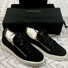 Can’t Go Wrong With These Giuseppe Zanotti Low Top Sneaker, Nice Suede Double Zipper Feature That Makes Putting Them On So Much Easier. Lightly Used And Comes With Everything You See Which Is The Box, Carrying Case, And Shoes. Perfect With A Nice Dress Up Attire Or Casual Look As Well. Pink Loafers, Giuseppe Zanotti Sneakers, Zanotti Shoes, Mid Top Sneakers, Giuseppe Zanotti Shoes, Men Suede, Leather High Tops, Carrying Case, Giuseppe Zanotti