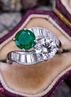 Vintage Emerald Ring With Vvs Diamond, Vintage Emerald Ring With Vvs Clarity, Vintage White Gold Emerald Ring With Vvs Clarity, Vintage Gia Certified Round Cut Emerald Ring, Vintage Gia Certified Emerald Ring With Round Cut, Vintage Platinum Emerald Ring With Round Cut, Bridal Diamond Jewellery, Antique Engagement Rings, February Birth Stone