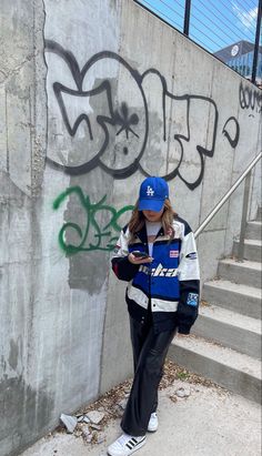 Jacket With Bra Outfit, La Cap Outfit Street Style, Blue Racer Jacket Outfit, Blue Varsity Jacket Outfit, La Cap Outfit, Blue Racer Jacket