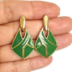 Retro 1980s 90s Deep Forest Green Enamel Gold Tone Metal Pierced Dangle Earrings. The Earrings Hang Down Approx 1 1/2 Inches From The Top X 3/4 Inch Wide. These Earrings Are In Good Preowned Condition. Note That There Is A Nick In The Left Side Top Of One Of The Earrings For Which I Have Included A Photo. I Added Brand New Comfort Cushion Backs To The Earrings. Please Take A Look At The Photos For Details And Feel Free To Ask Questions. I'm Happy To Help! Retro Dangle Earrings, Deep Forest, Green Enamel, Gold Enamel, I'm Happy, Gold Tone Metal, Star Trek, Forest Green, 4 Inch