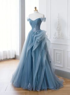 Blue Tulle Prom Dress, Gaun Abad Pertengahan, Long Formal Dress, Blue Party Dress, Floor Length Prom Dresses, Blue Dress Formal, Evening Dresses With Sleeves, Blue Tulle, فستان سهرة