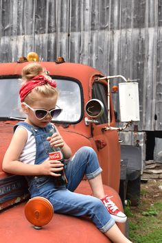 50th Day Of School Kindergarten Dress Up, Summer Kid Photoshoots, 50s Family Photoshoot, Kids 50s Outfit Girl, Girls 50s Outfit Kids, Fun Kid Photoshoot Ideas, Rockabilly Photoshoot Ideas, Fun Toddler Photoshoot Ideas, Fun Kids Photoshoot Ideas