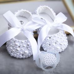 48538074448170|48538074480938|48538074546474 Christening Shoes, Pearl Shoes, Newborn Shoes, Christening Outfit, Girl Christening, Sparkle Wedding, Costume Shoes, Pearl Design, How To Make Shoes