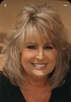 Feathered Hairstyles Medium Over 50, Layered Hair With Bangs Medium, Feathered Hairstyles Medium, Feathered Hair Cut, Blonde Layered Hair, Feathered Hair, Long Shag, Timeless Looks