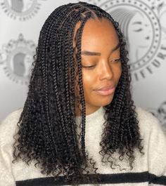 Bohemian Knotless Braids Shoulder Length, Medium Bohemian Knotless Braids Short, Knotless Box Braids Medium With Curls Shoulder Length, Natural Single Braids, Bohemian Knotless Braids Bob, Mid Length Braids For Black Women, Medium Length Braids Black Women, Shoulder Length Braids For Black Women