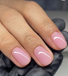 Minimalist Manicure, Italy Nails, Natural Nails Manicure, Simple Fall Nails, Pink Gel Nails, Short Gel Nails, Subtle Nails, Simple Gel Nails