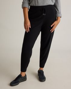 Oh, so you want to feel luxurious when you lounge? Us too. So we upgraded our sweatpants to cashmere. They have cuffed ankles for cute looks, and side pockets for stashing your goods. Pair them with our Cashmere Full-Zip Hoodie for the ultimate cashmere sweatsuit. Our quality cashmere is incredibly long-lasting and three times as warm as wool, sourced sustainably and ethically. Read more on what makes it special in our Cashmere 101.  | Quince | Women's Mongolian Cashmere Sweatpants in Black, Siz Fall Cashmere Sweatpants For Loungewear, Casual Cashmere Sweatpants For Fall, Casual Fall Cashmere Sweatpants, Relaxed Fit Cashmere Pants For Loungewear, Casual Cashmere Bottoms With Ribbed Waistband, Relaxed Fit Cashmere Bottoms For Loungewear, Casual Cashmere Bottoms For Fall, Casual Cashmere Long Pants, Casual Cashmere Bottoms With Elastic Waistband