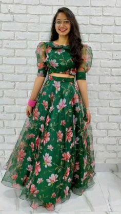 Floral Print Frock, Daytime Glam, Simple Frock Design, Long Frock Designs, Long Gown Design, Casual Frocks, Simple Frocks, Lehenga Designs Simple, Frock For Women