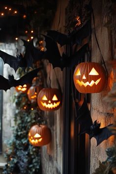 Halloween Restaurant Decor, Halloween Decor Restaurant, Black Pumpkin Ideas, October Doodles, Halloween Restaurant, Spooky Soiree, Halloween Wonderland, Gold Halloween, Halloween Decorations Ideas